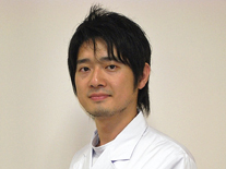 院長 医学博士：岩﨑　剛（いわさき　たけし） Takeshi Iwasaki M.D.&Ph.D. IWASAKI Orthopedics President